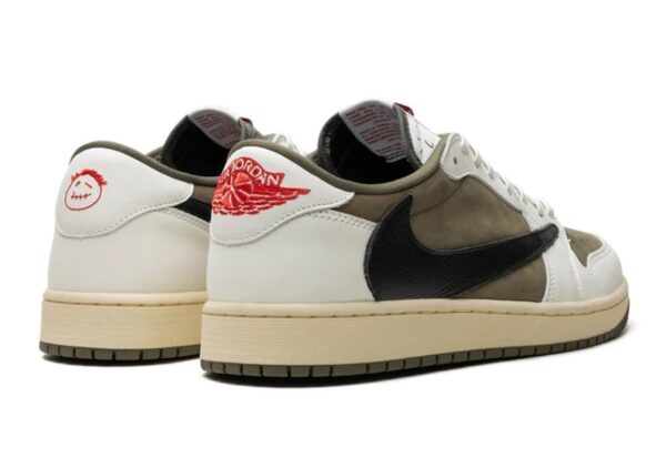 Air Jordan 1
"Travis Scott - Medium Olive"