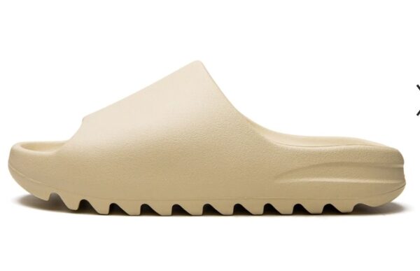Yeezy Slide "Bone 2022"