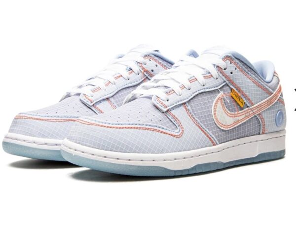 Dunk Low
"Union - Passport Pack - Hyper Royal"