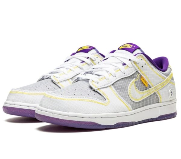 Dunk Low
"Union Passport Pack Court Purple"