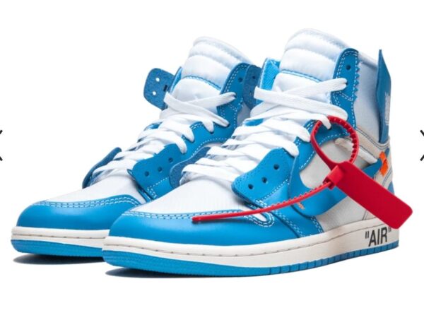 Air Jordan 1 Retro High
"Off White - UNC"